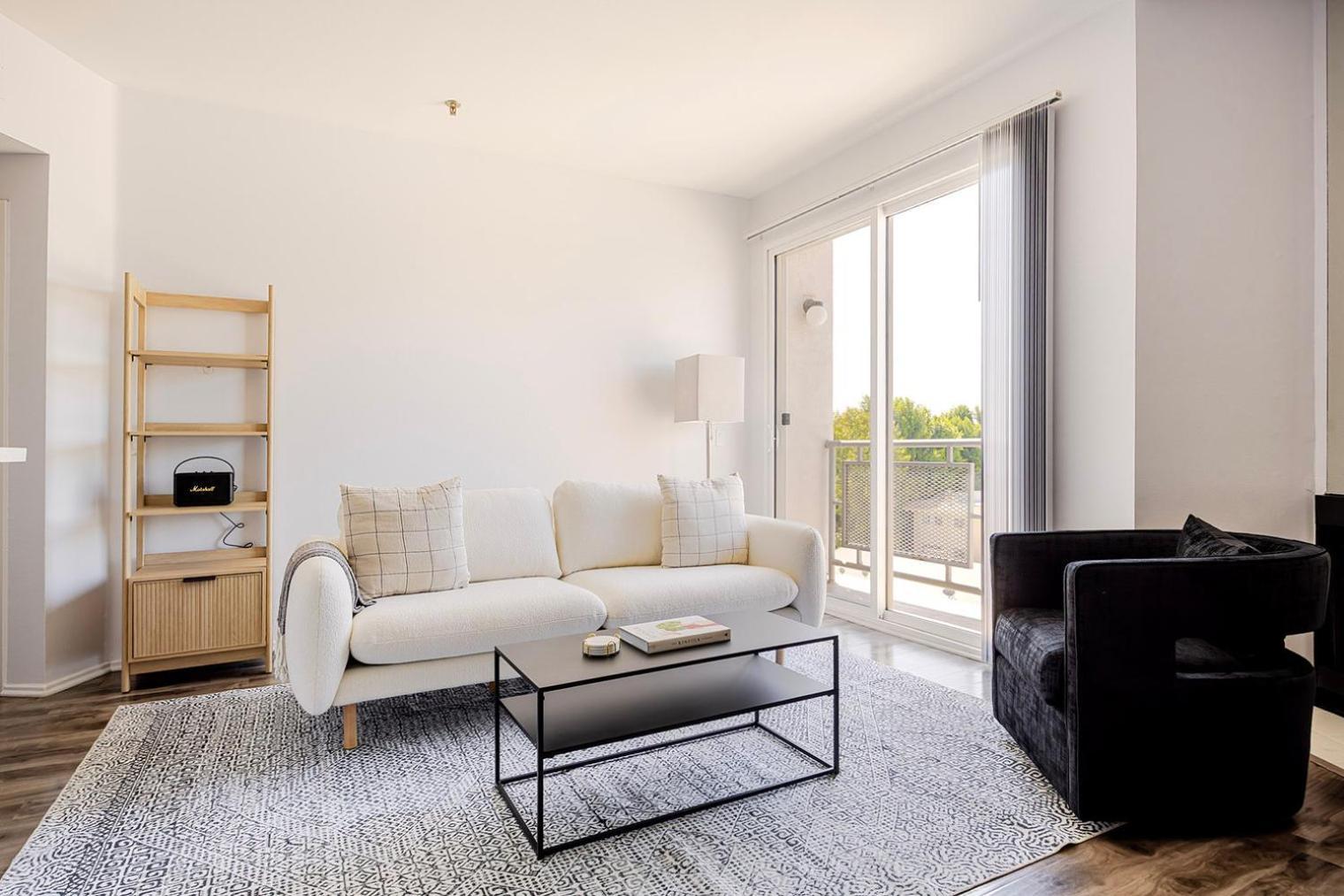 Blueground Hollywood Balcony Nr Griffith Park Lax-1347 Apartment *
